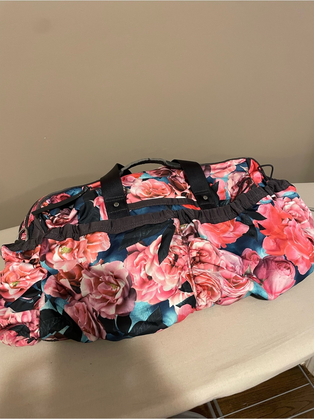 lululemon athletica Navy Floral Weekend Duffel